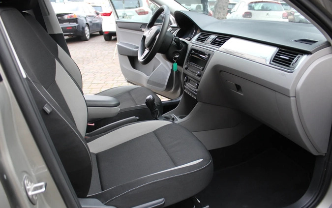 Skoda RAPID cena 35900 przebieg: 63995, rok produkcji 2014 z Baranów Sandomierski małe 326